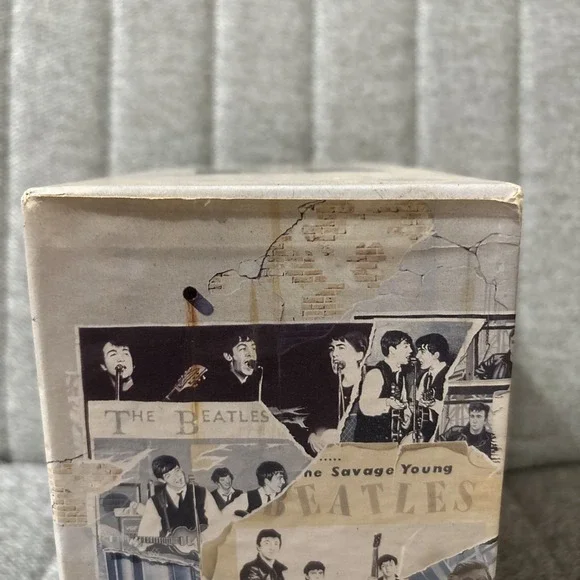The Beatles Anthology Collector's Set 1996 [VHS], 8 tapes, UPC 053939552331 - Picture 3 of 6